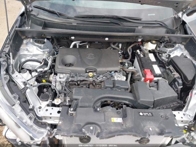 Toyota RAV4 Xle Image 8