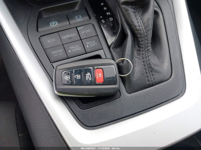 Toyota RAV4 Xle Image 12