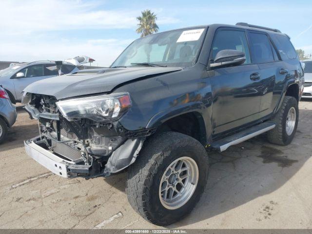 Toyota 4Runner Trd Off Road Premium Image 2