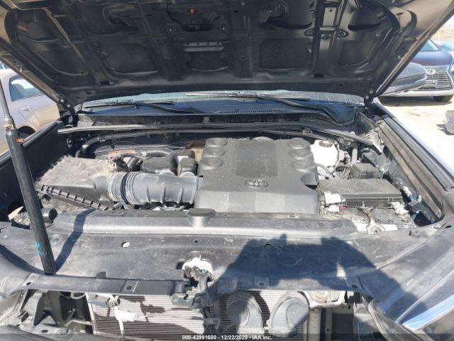 Toyota 4Runner Trd Off Road Premium Image 13