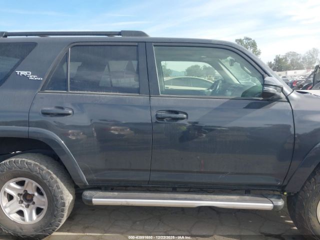 Toyota 4Runner Trd Off Road Premium Image 5