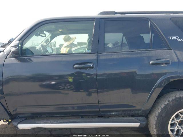 Toyota 4Runner Trd Off Road Premium Image 11