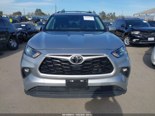 Toyota Highlander Le Image 8