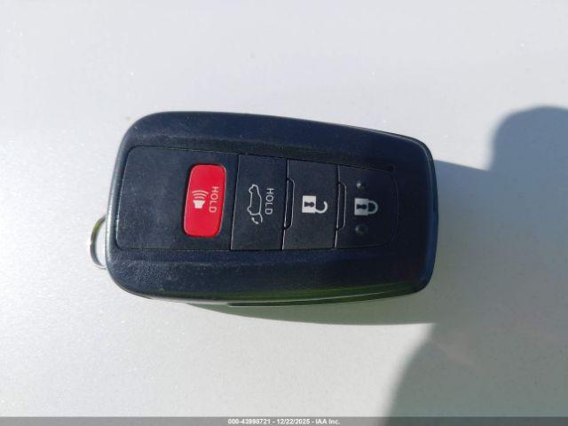 Toyota Highlander Hybrid Le Image 8