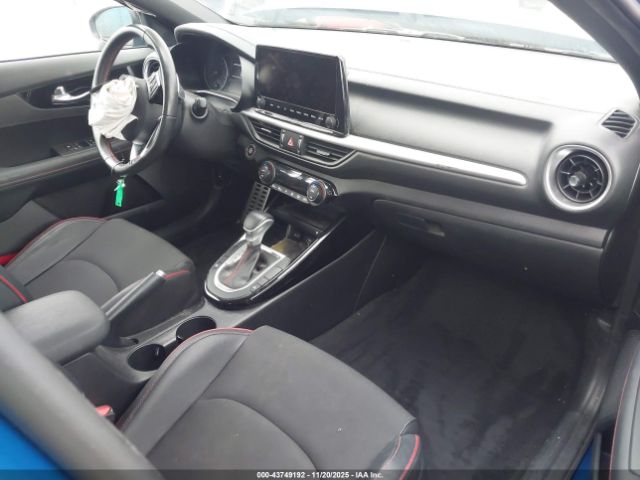 Kia Forte Gt Image 4