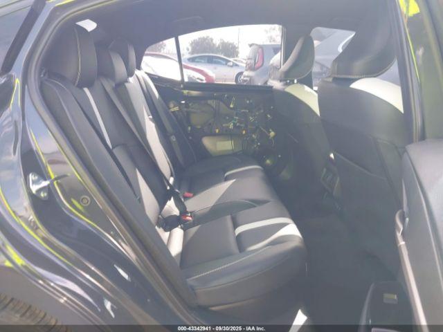 Toyota Camry Se Image 11