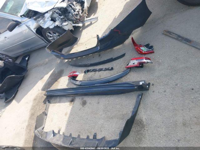 Toyota Camry Se Image 14