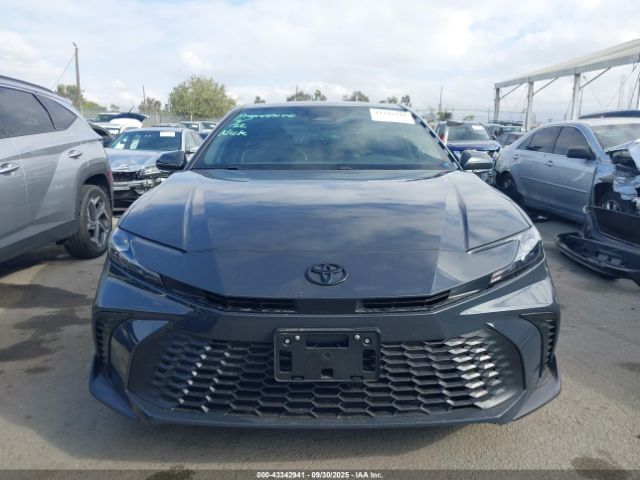 Toyota Camry Se Image 17