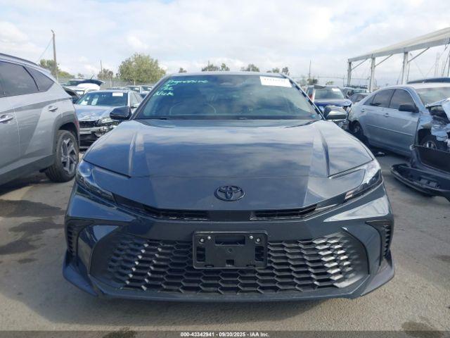 Toyota Camry Se Image 17