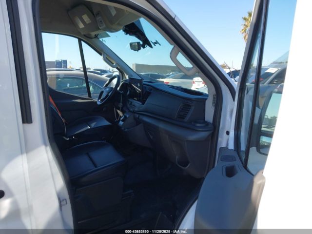 Ford E-transit-350 Image 11