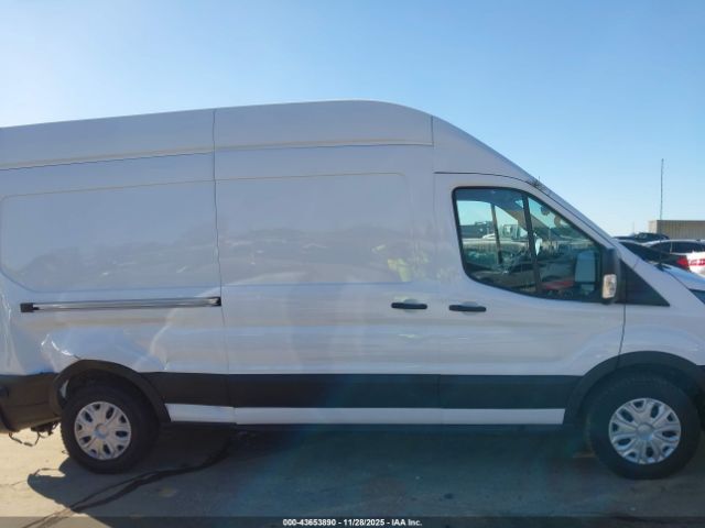 Ford E-transit-350 Image 16