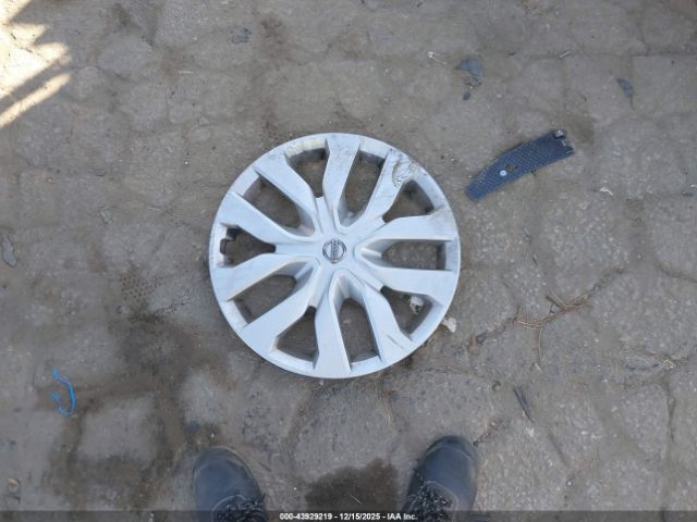 Nissan Rogue S Image 6