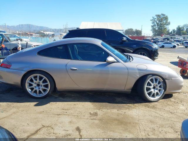 Porsche 911 Image 16