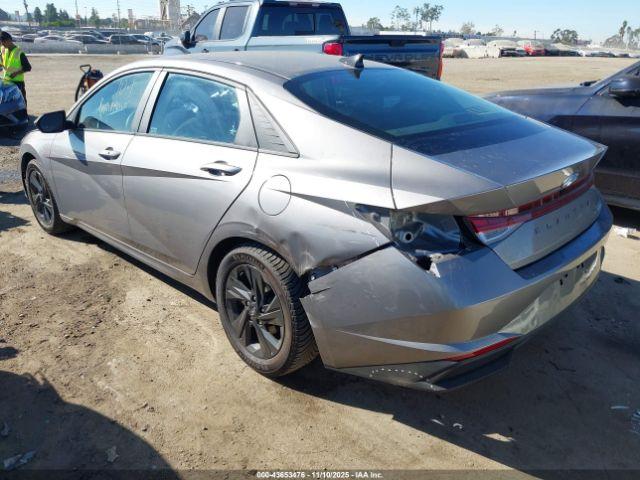 Hyundai ELANTRA Blue Image 3