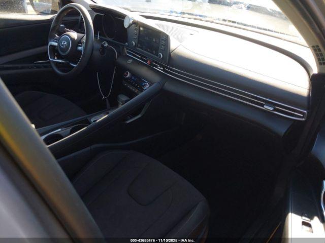 Hyundai ELANTRA Blue Image 5