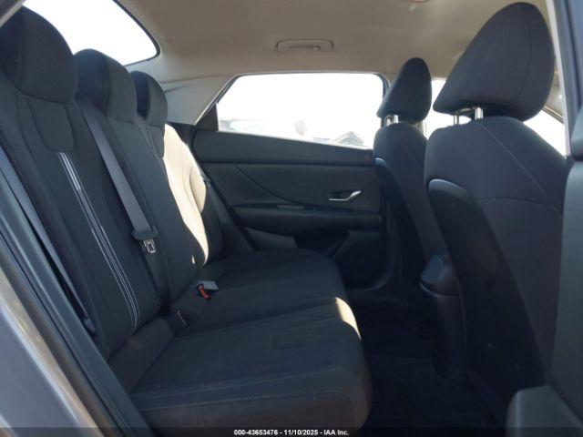 Hyundai ELANTRA Blue Image 11