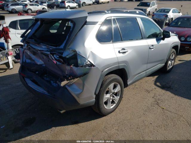Toyota RAV4 Xle Image 13