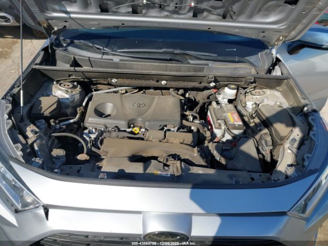 Toyota RAV4 Xle Image 6