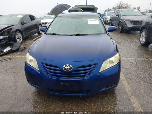 Toyota Camry Ce Image 6