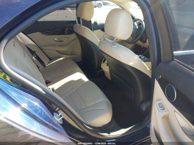 Mercedes-Benz C-Class Image 17