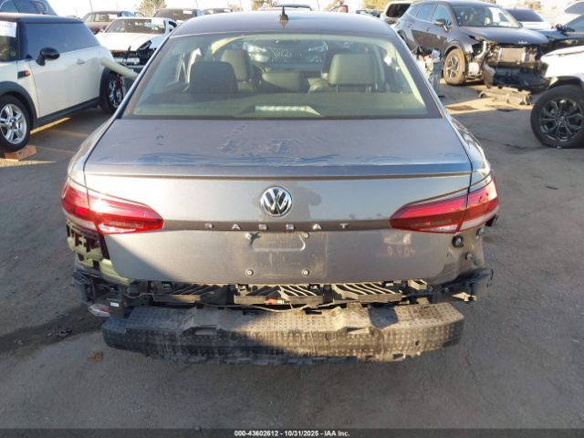 Volkswagen Passat 2.0t Se Image 11