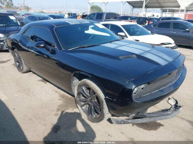 Dodge Challenger Image 1