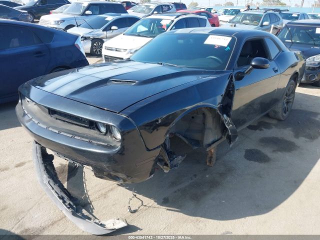 Dodge Challenger Image 2