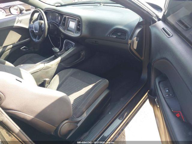 Dodge Challenger Image 11