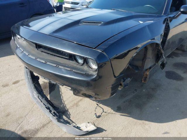 Dodge Challenger Image 12