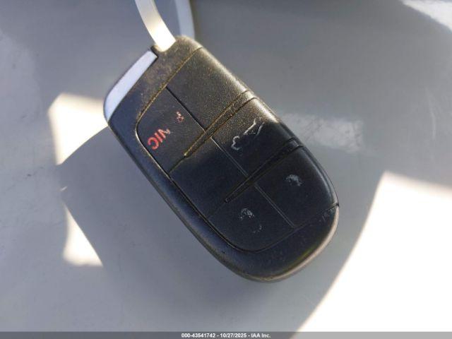 Dodge Challenger Image 13