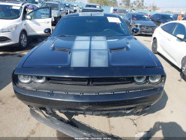 Dodge Challenger Image 4