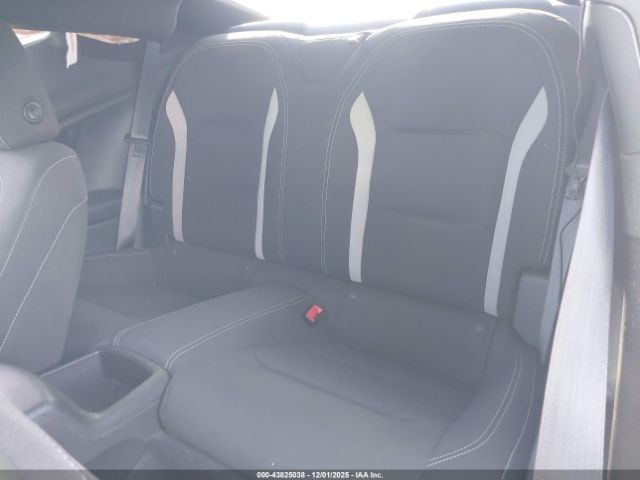 Chevrolet Camaro Rwd  1lt Image 9