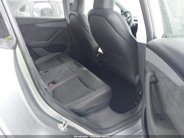 Tesla Model Y Premium Rear-wheel Drive Image 4