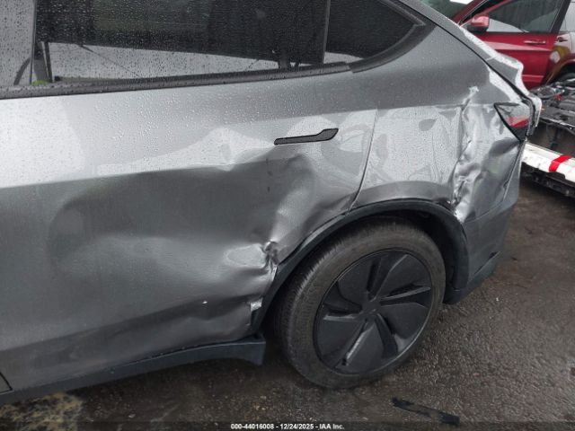 Tesla Model Y Premium Rear-wheel Drive Image 8