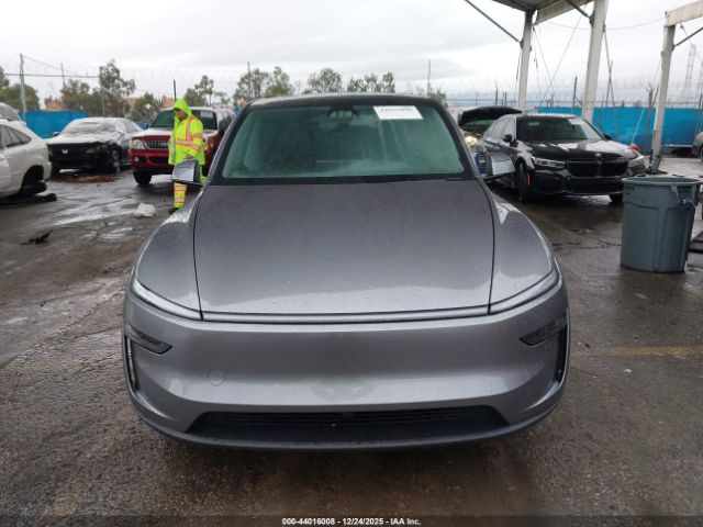 Tesla Model Y Premium Rear-wheel Drive Image 2