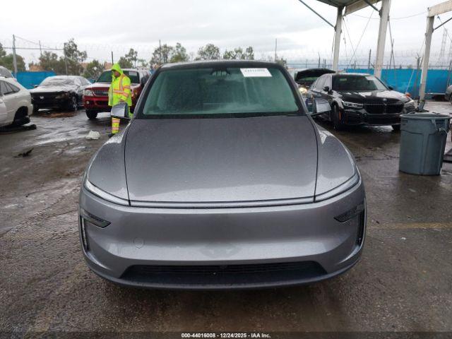 Tesla Model Y Premium Rear-wheel Drive Image 2