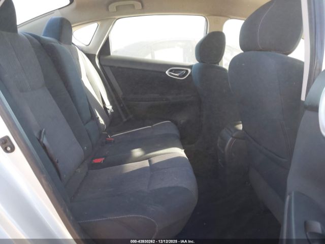 Nissan Sentra Image 4