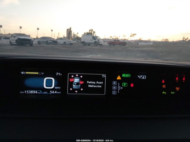 Toyota Prius Two Image 9