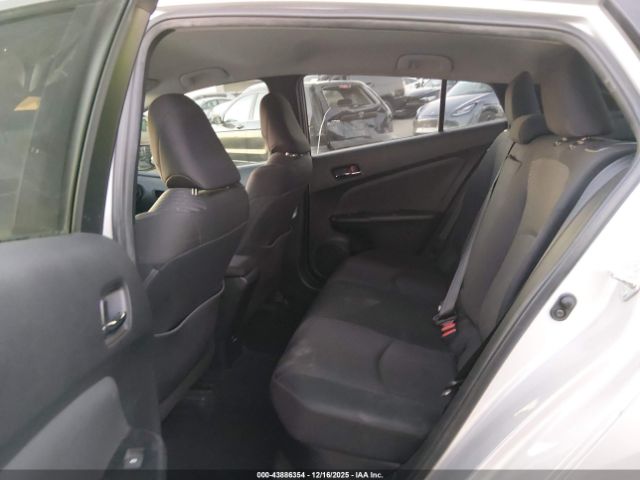 Toyota Prius Two Image 7