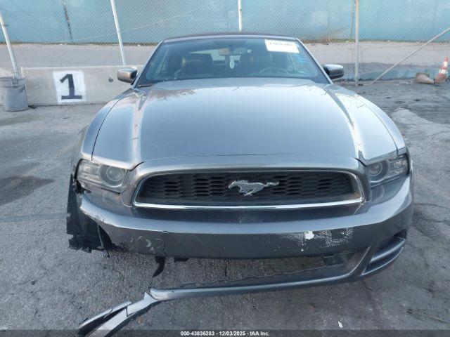 Ford Mustang V6 Premium Image 10