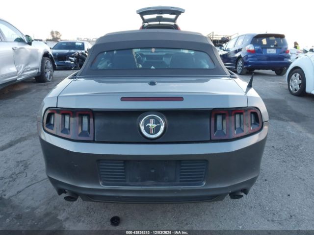 Ford Mustang V6 Premium Image 12