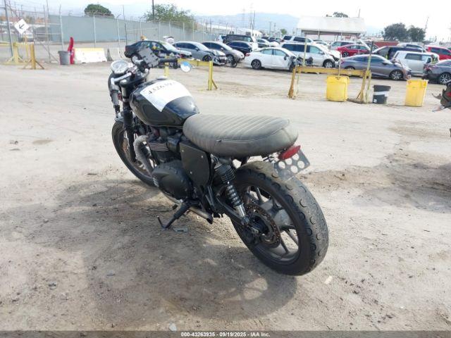 Triumph Motorcycle Street Twin Image 2