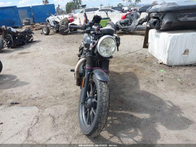 Triumph Motorcycle Street Twin Image 5