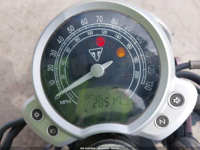 Triumph Motorcycle Street Twin Image 9