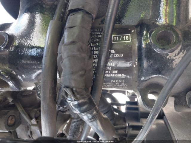 Triumph Motorcycle Street Twin Image 13