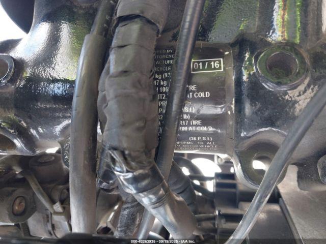 Triumph Motorcycle Street Twin Image 13