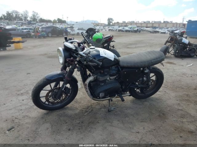 Triumph Motorcycle Street Twin Image 10