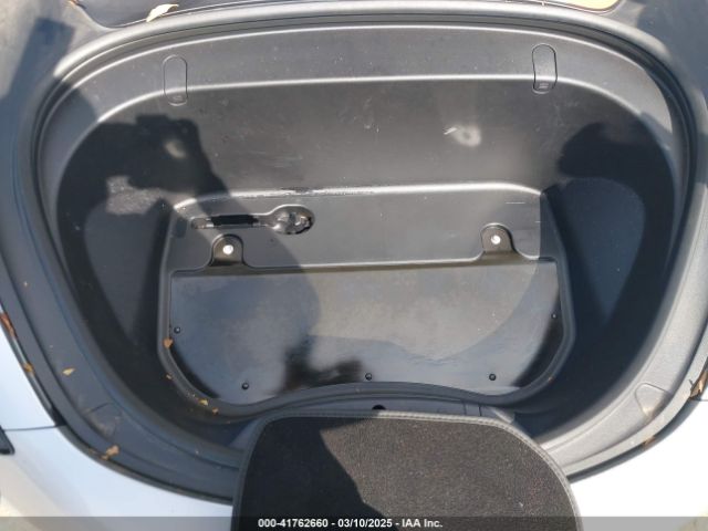 Tesla Model 3 Image 18