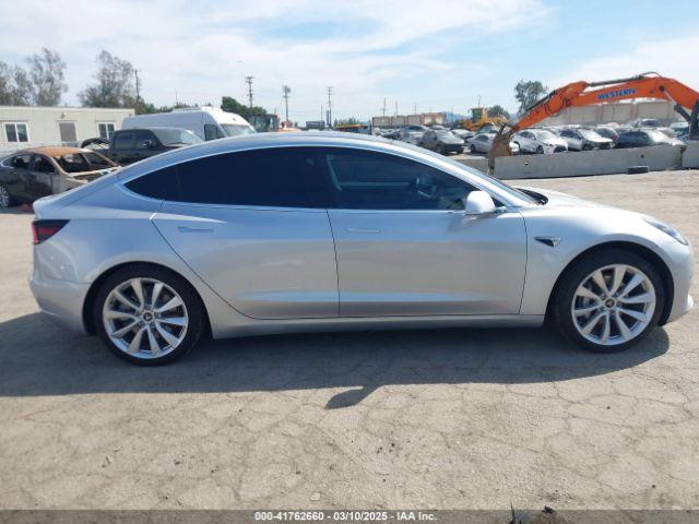 Tesla Model 3 Image 10