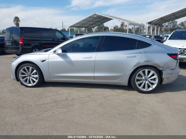 Tesla Model 3 Image 11